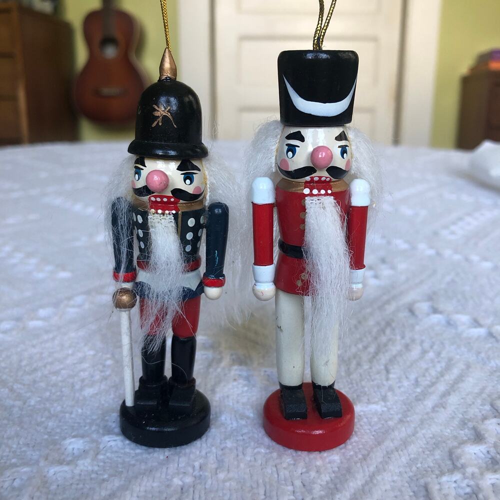 Vintage Wooden Hand‎ Painted Toy Soldier Ornaments Set Of Two Nutcracker 4"